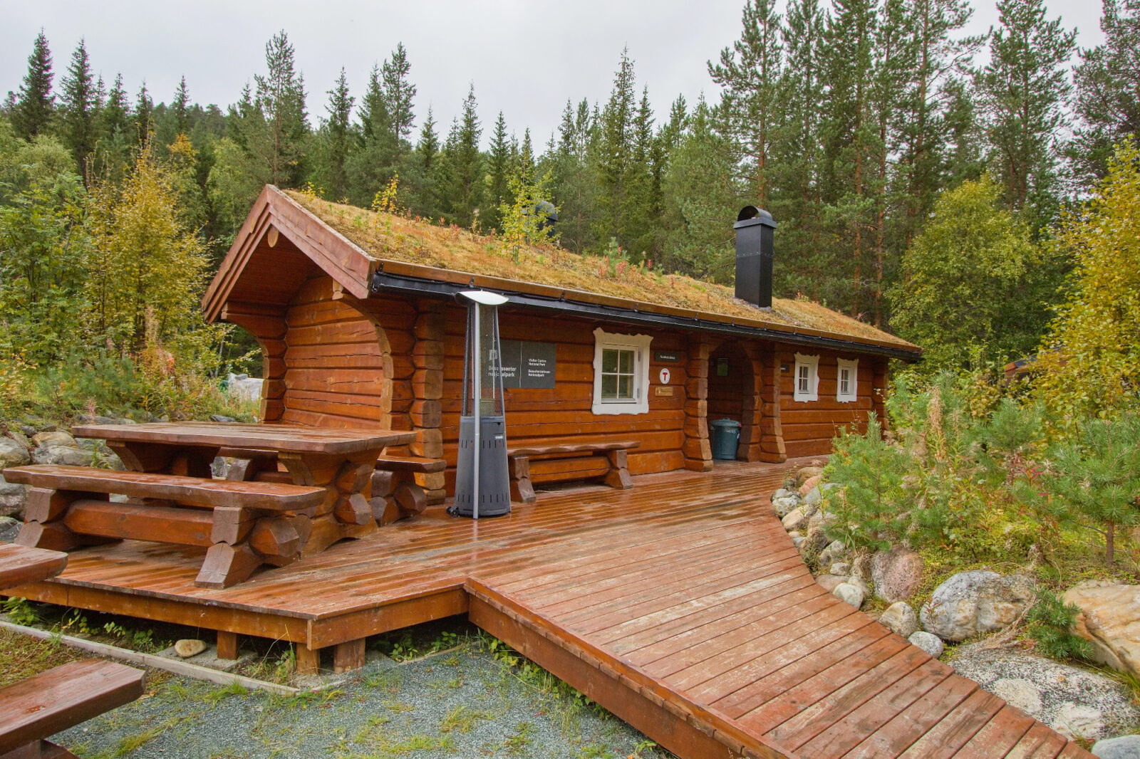 Stara brunarica je planincem nudila zavetje pred hudim neurjem